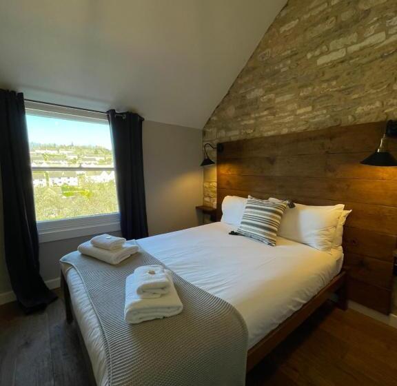 Ostello The Queen Matilda Country Rooms