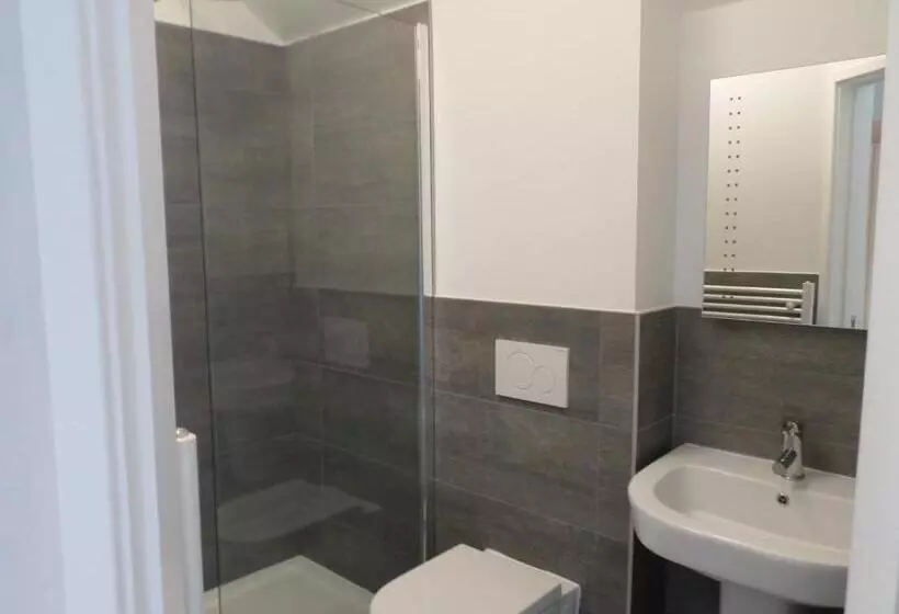 ユースホステル The Queen Matilda Country Rooms