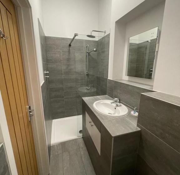 Ostello The Queen Matilda Country Rooms