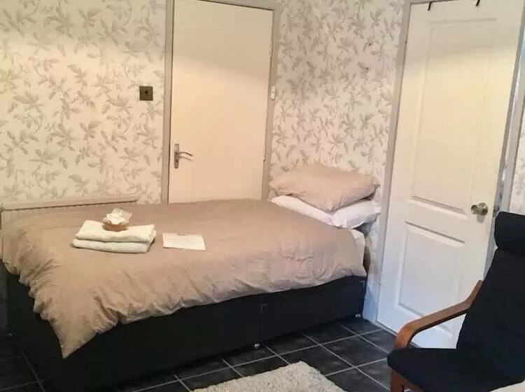 پانسیون Macleods Guest House