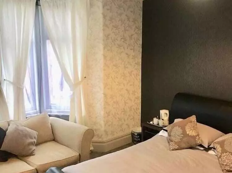 پانسیون Macleods Guest House