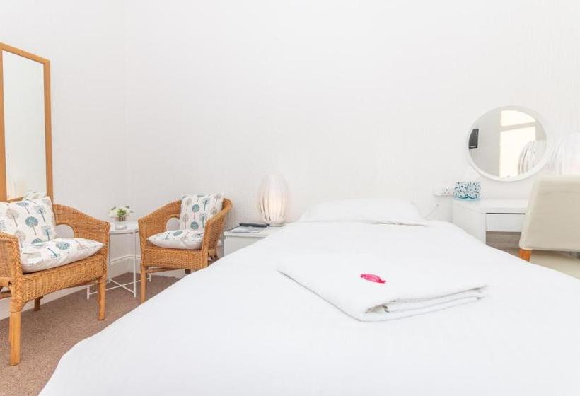 ペンション Strathdon Guest House