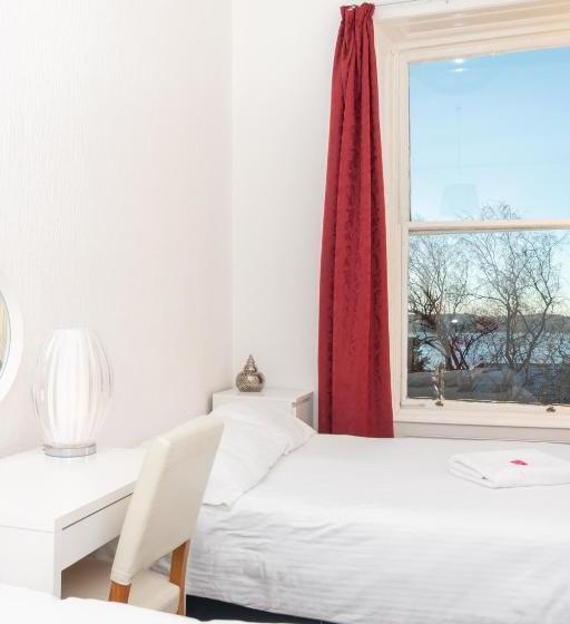 ペンション Strathdon Guest House