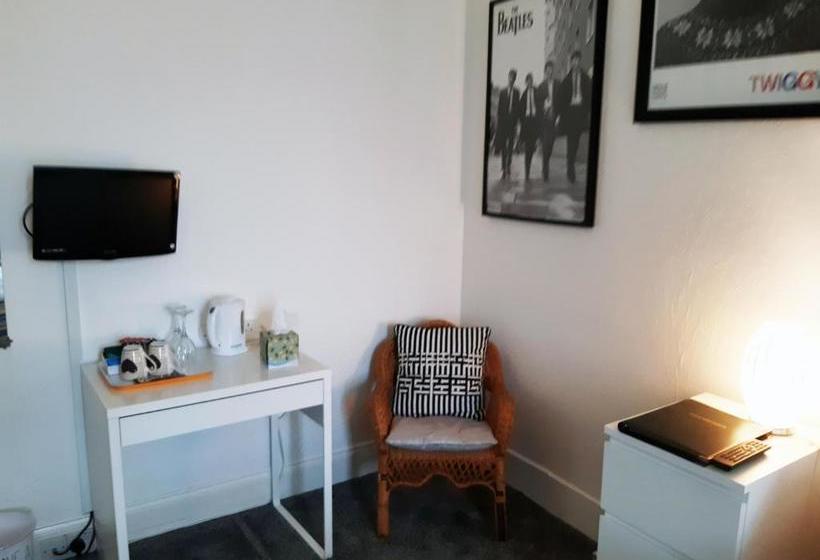 ペンション Strathdon Guest House