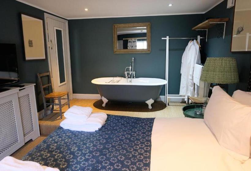 فندق صغير The Bull Inn