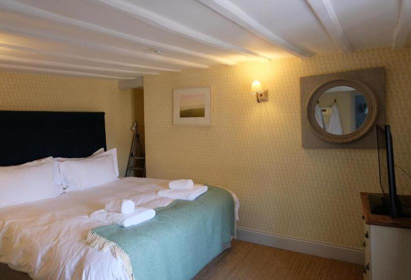 فندق صغير The Bull Inn