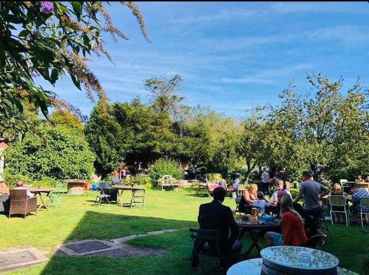 호스텔 The Compasses Inn