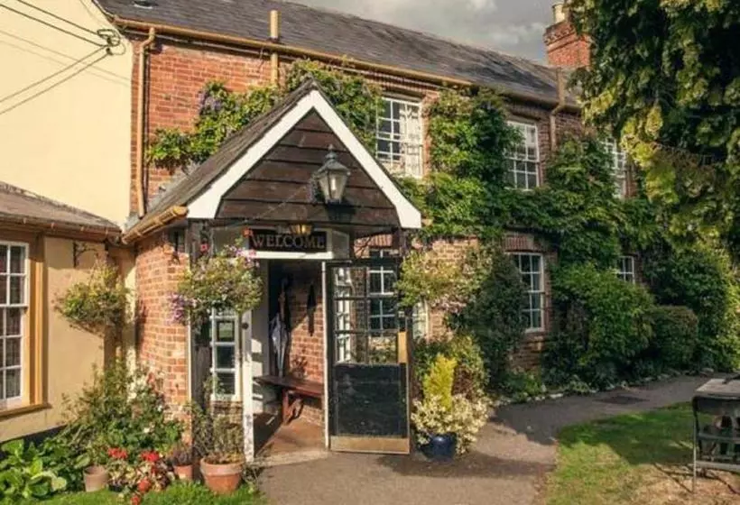 Retkeilymaja The Compasses Inn