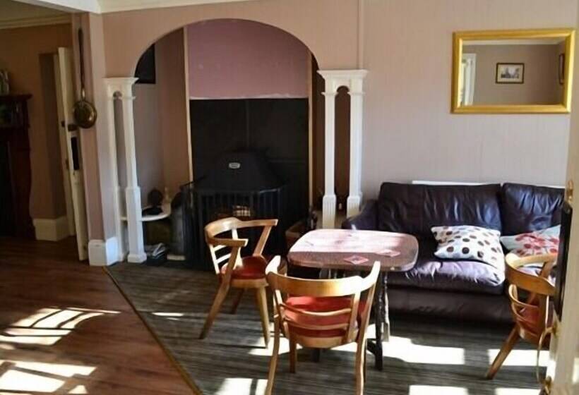 Albergue The Sandrock Lynton