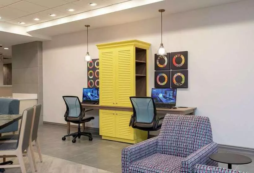 هتل Home2 Suites By Hilton Indianapolis Airport