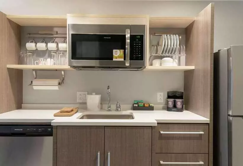 هتل Home2 Suites By Hilton Indianapolis Airport