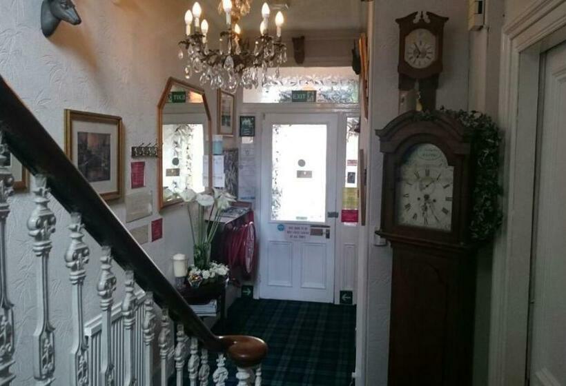 Pensione Crawfords Guest House