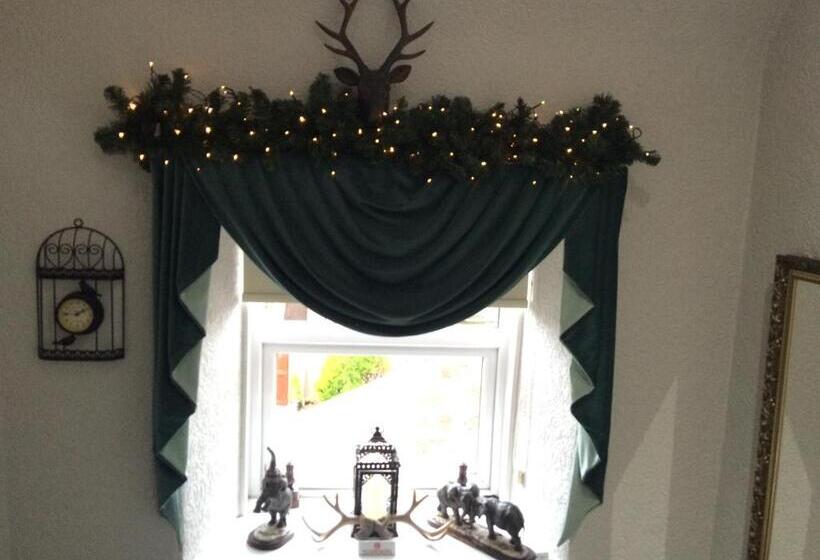 Pensione Crawfords Guest House