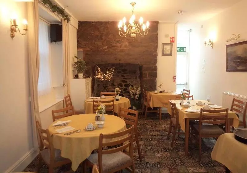 Majatalo Ivy House B&b