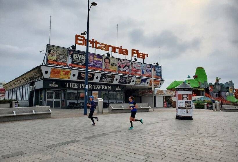 膳宿费 The Collingwood