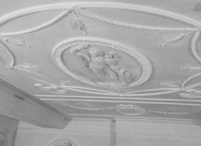 پانسیون Three Crowns Guest House