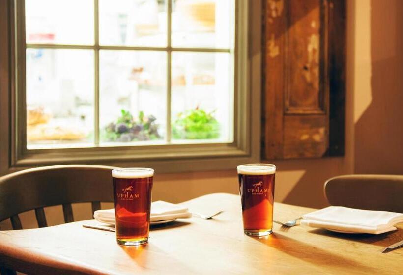 فندق صغير The Bunk Inn