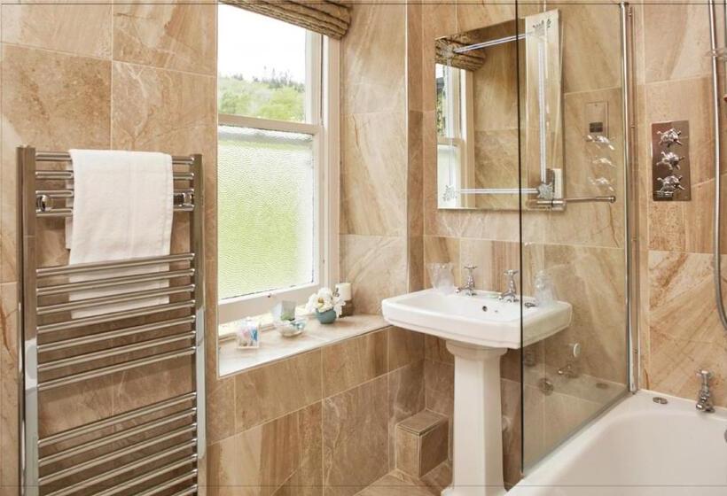 膳宿费 Afon Rhaiadr Country House