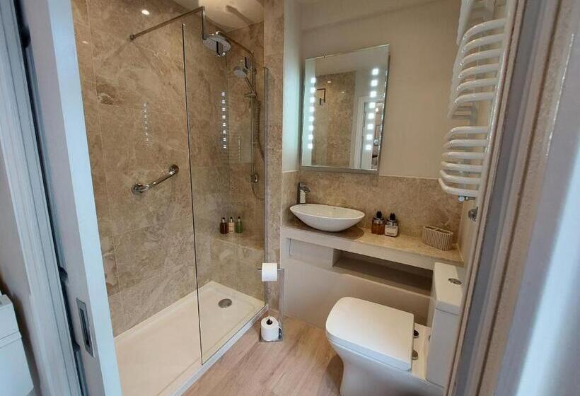 膳宿费 Afon Rhaiadr Country House