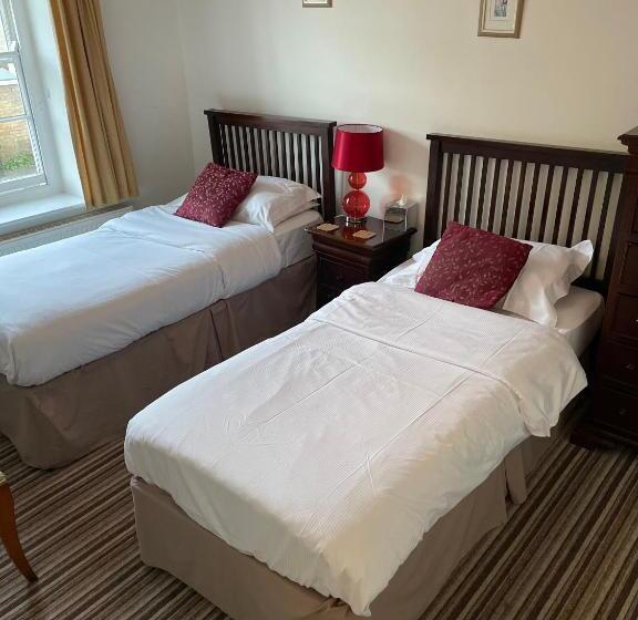 بنسيون Corncroft Guest House