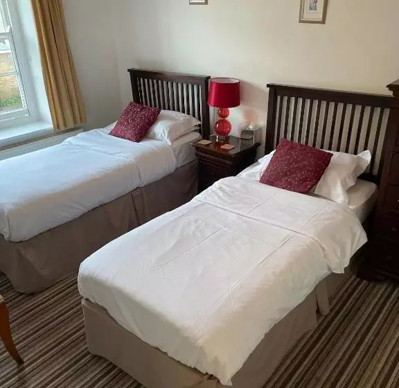 پانسیون Corncroft Guest House