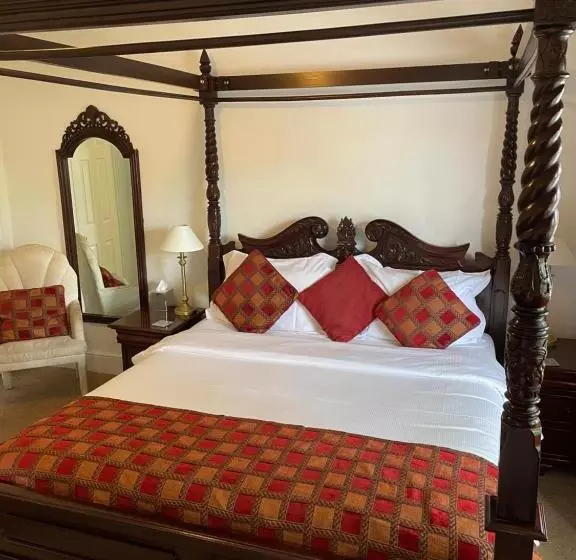 پانسیون Corncroft Guest House