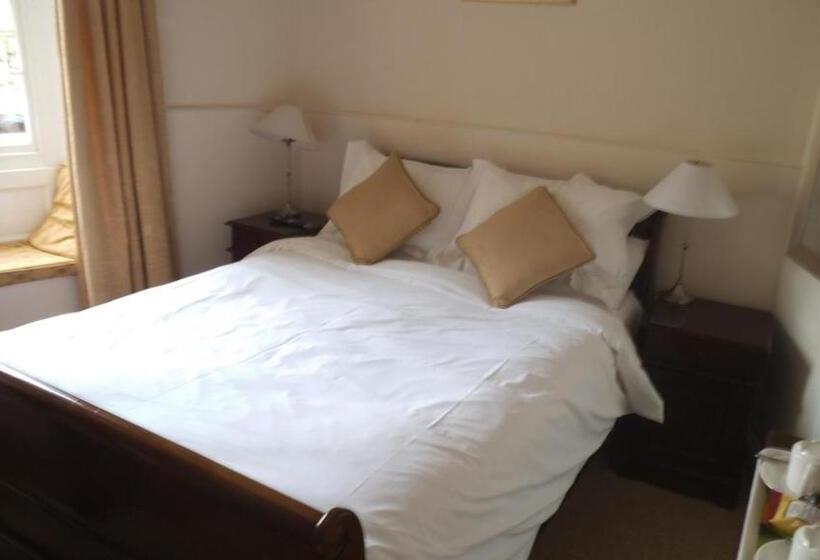 بنسيون Corncroft Guest House