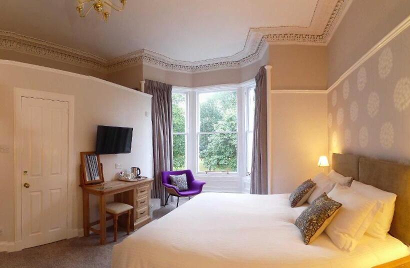 پانسیون Crioch Guest House