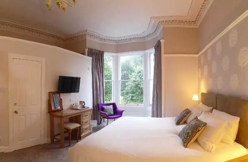 Majatalo Crioch Guest House