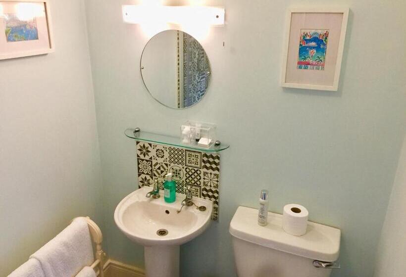 بنسيون Derrin Guest House