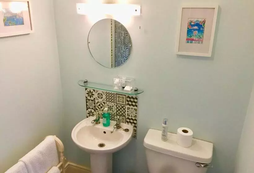 Pension Derrin Guest House