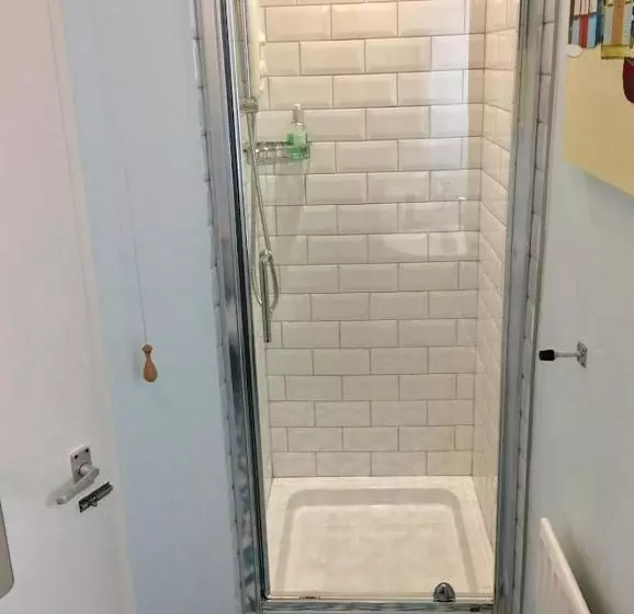 Pension Derrin Guest House