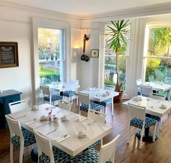 Pension Derrin Guest House