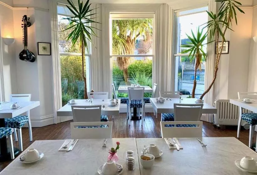 Pension Derrin Guest House