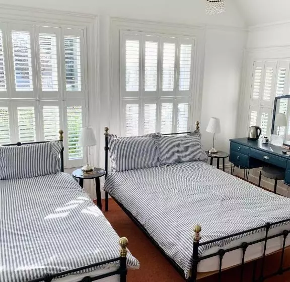 Pension Derrin Guest House