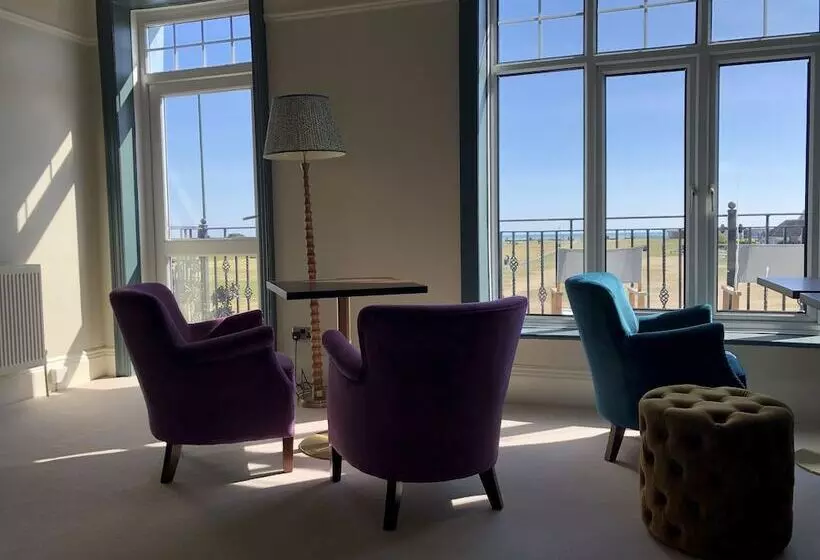 Majatalo East Beach Guest House