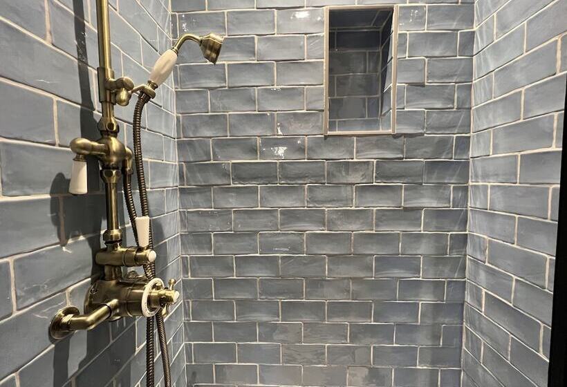 بنسيون East Beach Guest House