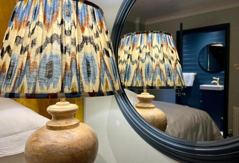 بنسيون East Beach Guest House