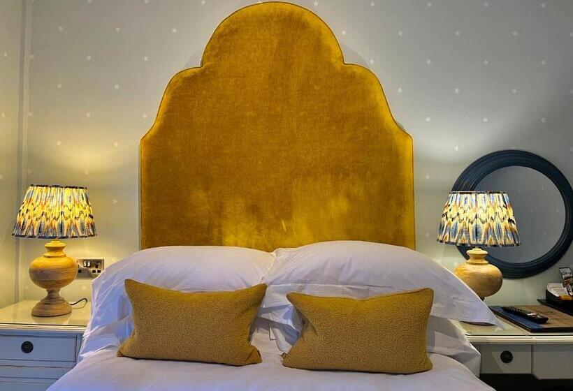 بنسيون East Beach Guest House