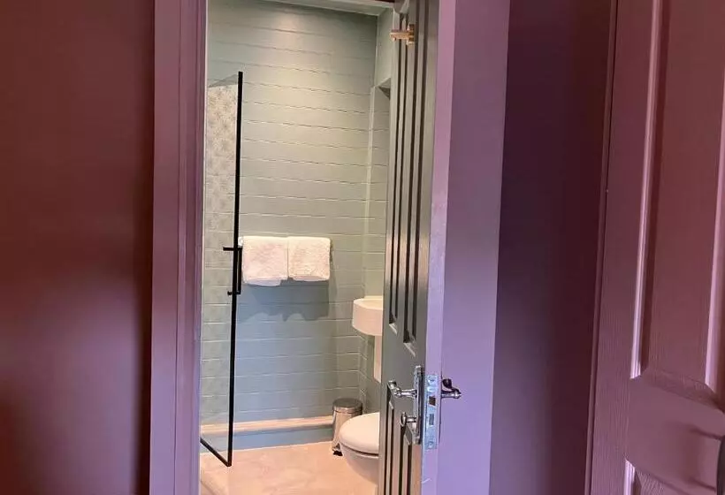 Majatalo East Beach Guest House