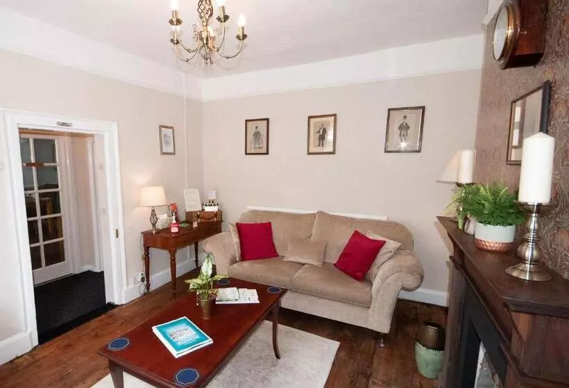 ペンション Exmoor House