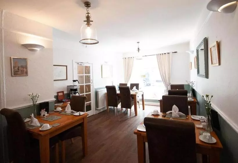 ペンション Exmoor House