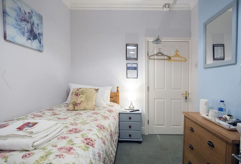 膳宿费 Garth Dderwen