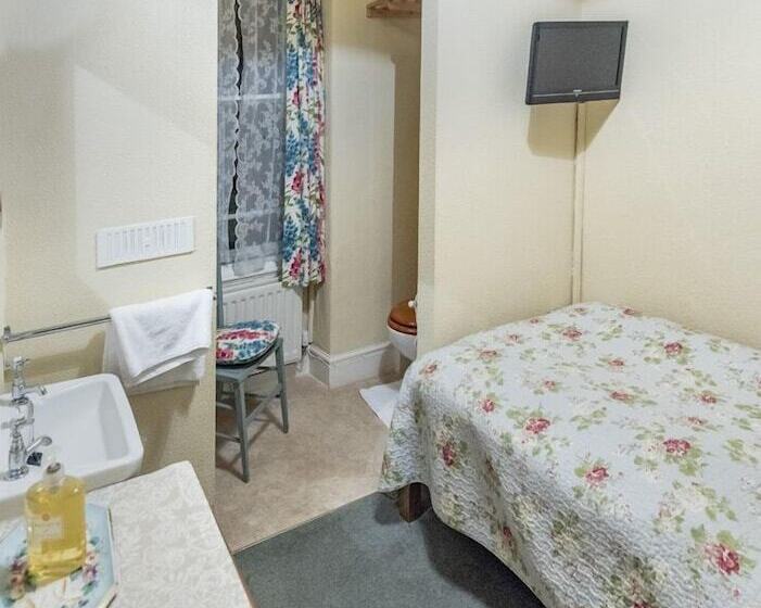 膳宿费 Garth Dderwen