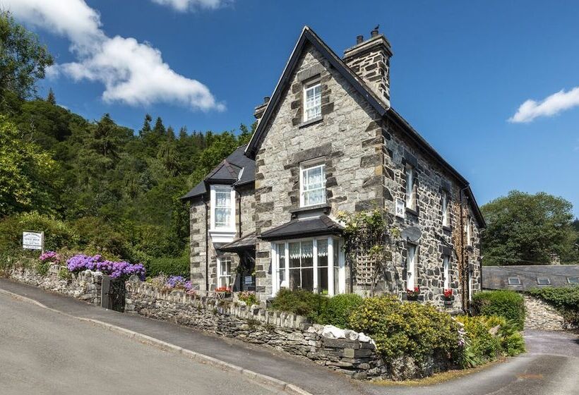 膳宿费 Garth Dderwen