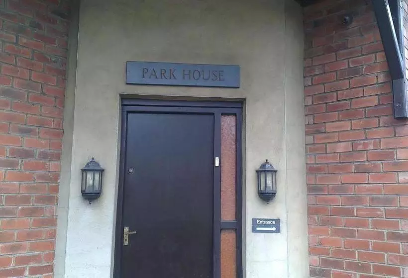 Majatalo Park House B&b