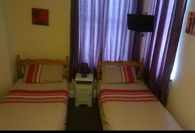 Majatalo Park House B&b