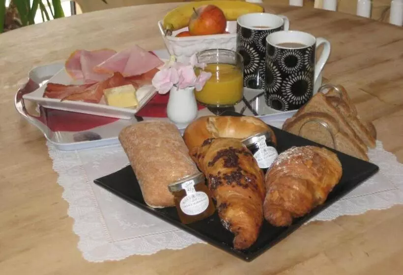 Majatalo Tanglewood Gatwick Bed & Breakfast