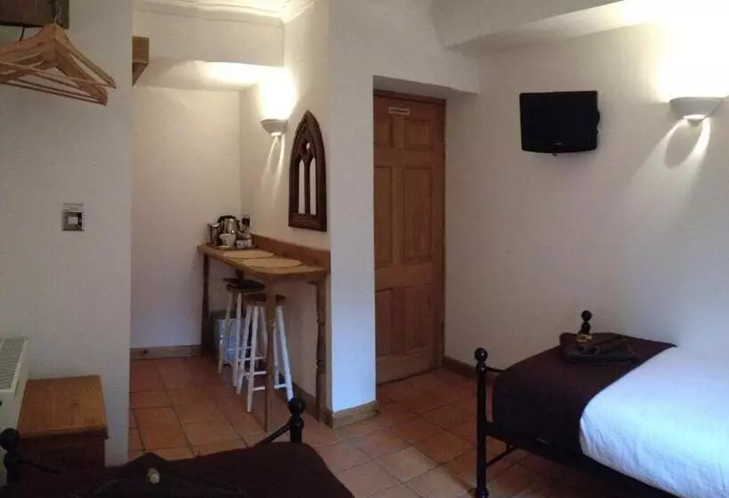 Majatalo Tanglewood Gatwick Bed & Breakfast