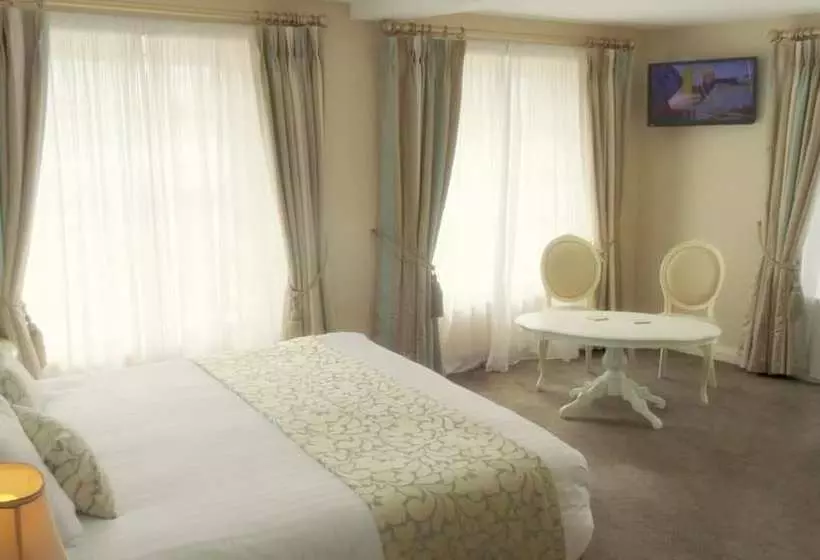 Majatalo The Lough & Quay Guest Accommodation